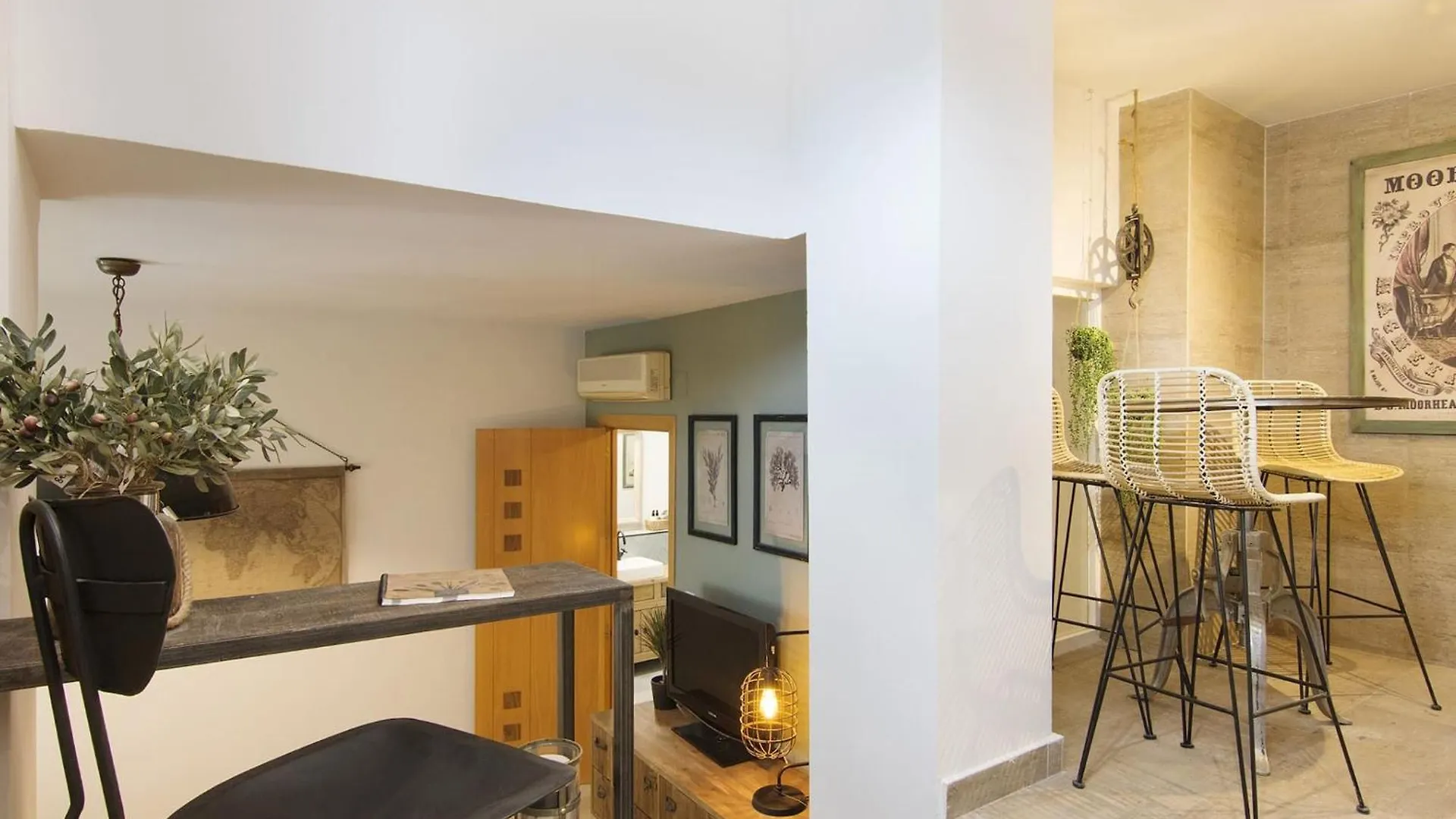 Chezmoihomes Cathedral Apartment Granada
