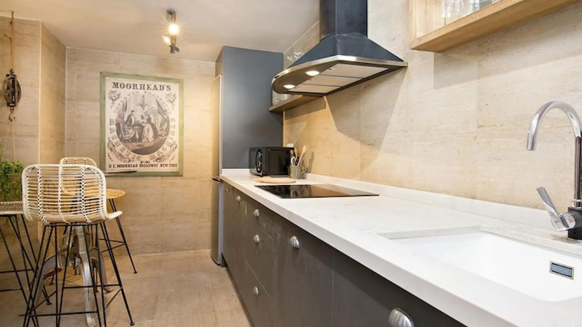 Chezmoihomes Cathedral Apartment Granada